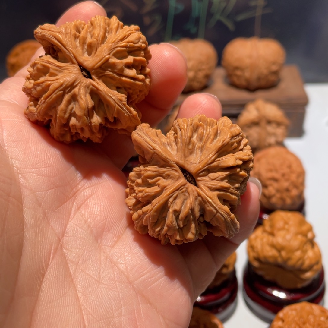 文玩核桃把件Z****凉麦穗虎头41全品