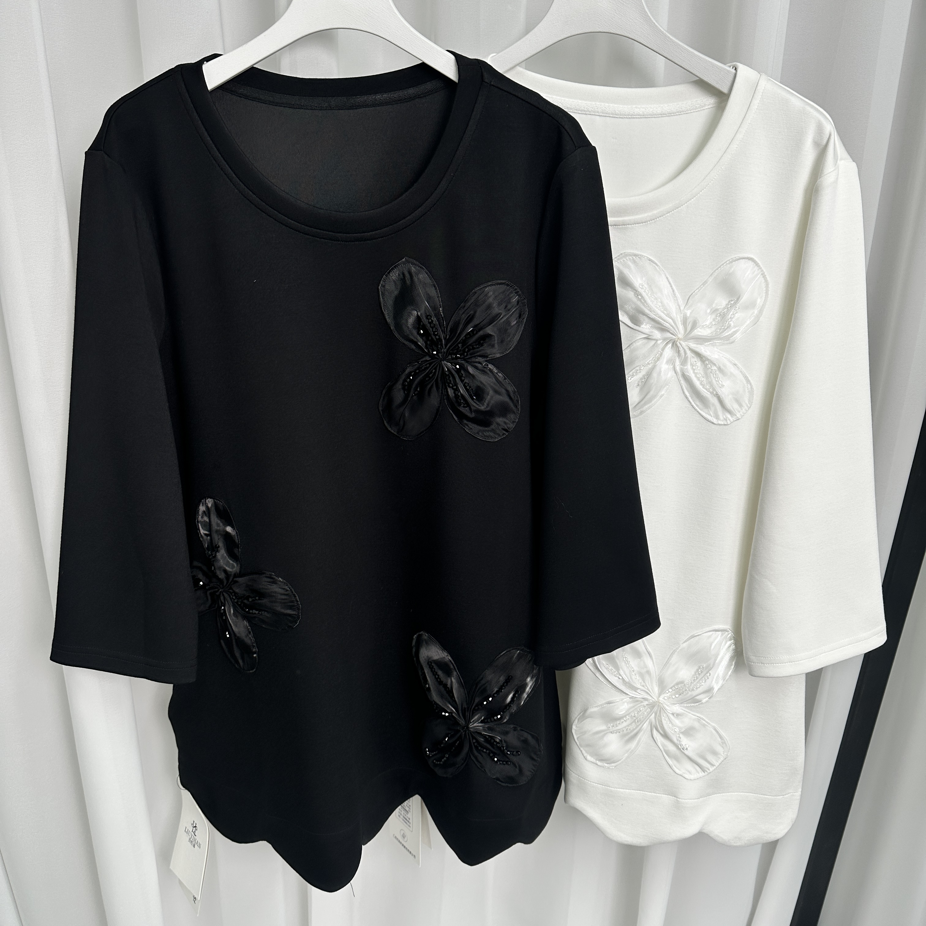 【流依涵】26春季新款花朵轻奢风T恤-88005