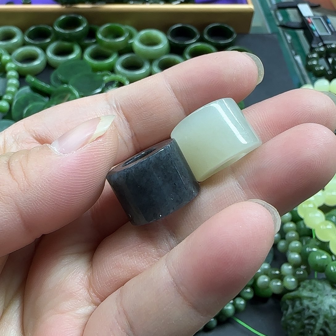 和田玉未镶嵌珠宝奇石