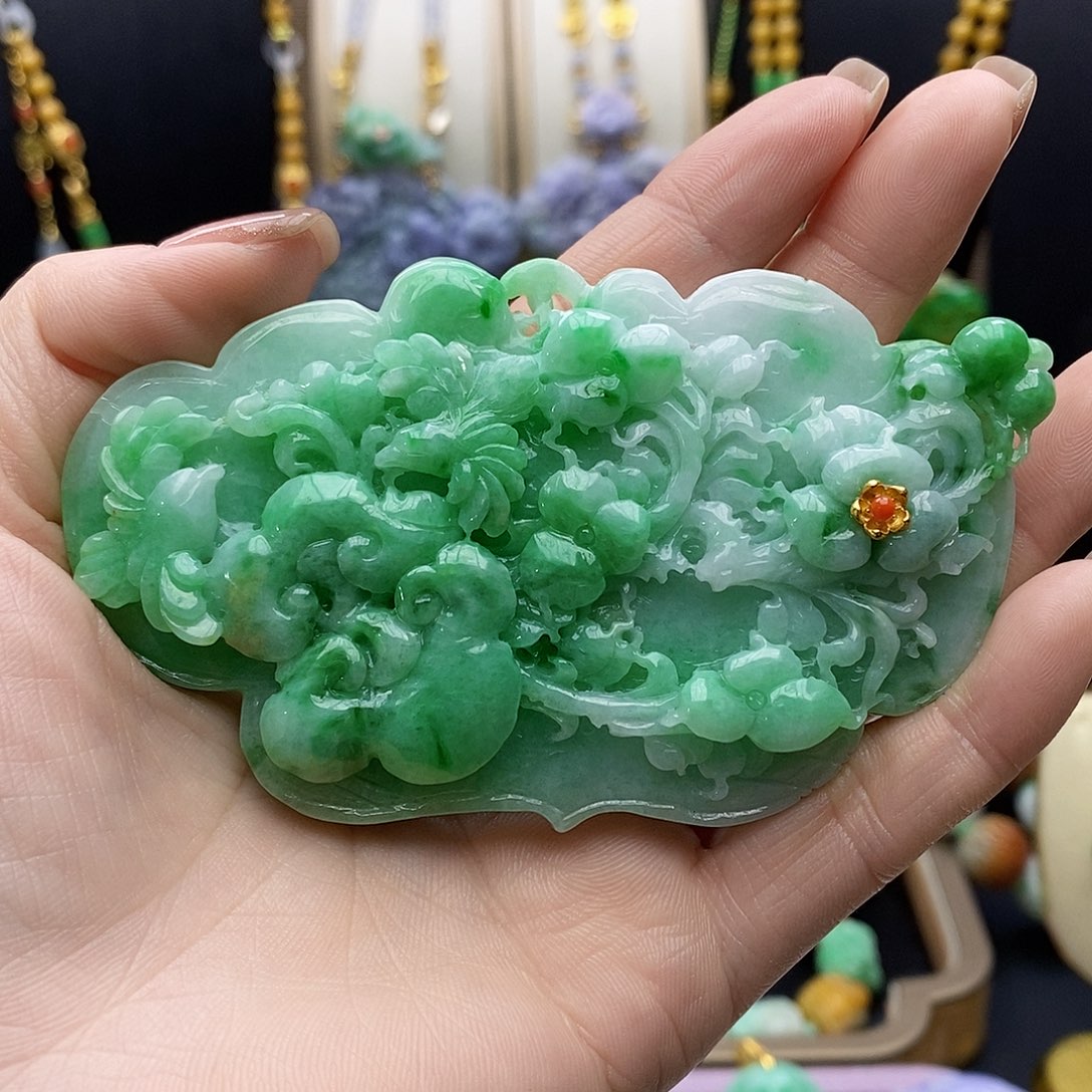 翡翠颈饰未镶嵌天然