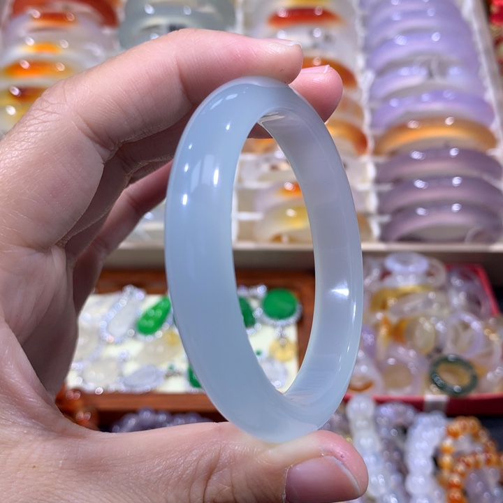 玛瑙/玉髓手镯未镶嵌