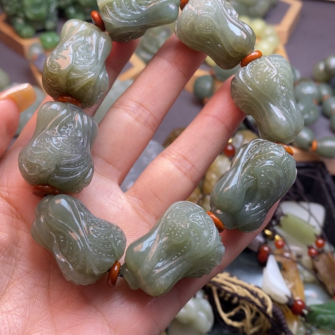 和田玉颈饰未镶嵌