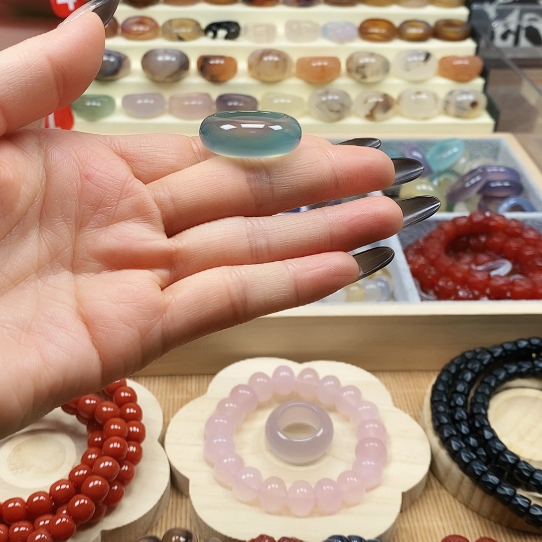 飞***玛瑙/玉髓未镶嵌戒指