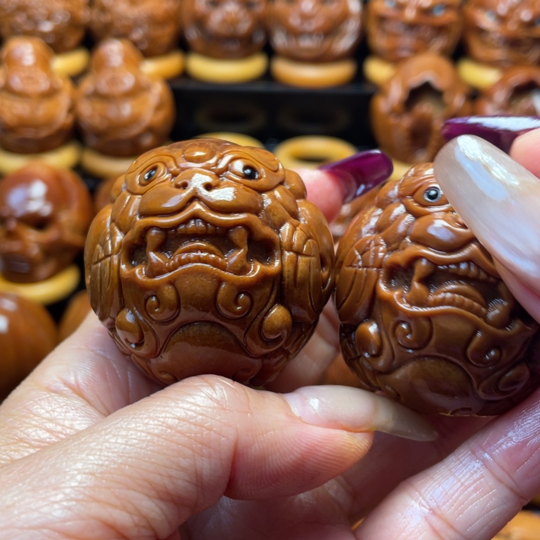 万***强橄榄核把件橄榄球