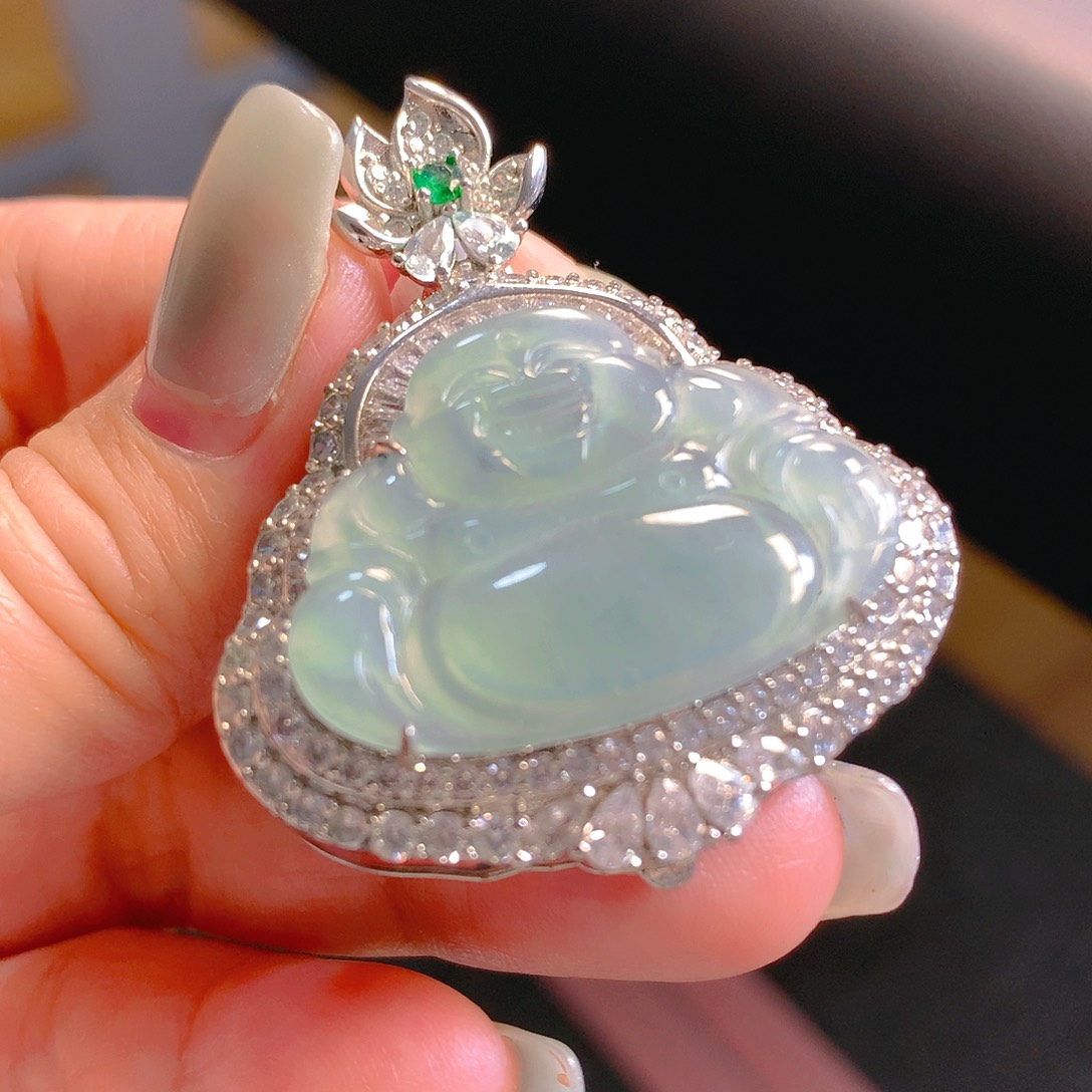 翡翠颈饰未镶嵌翡翠