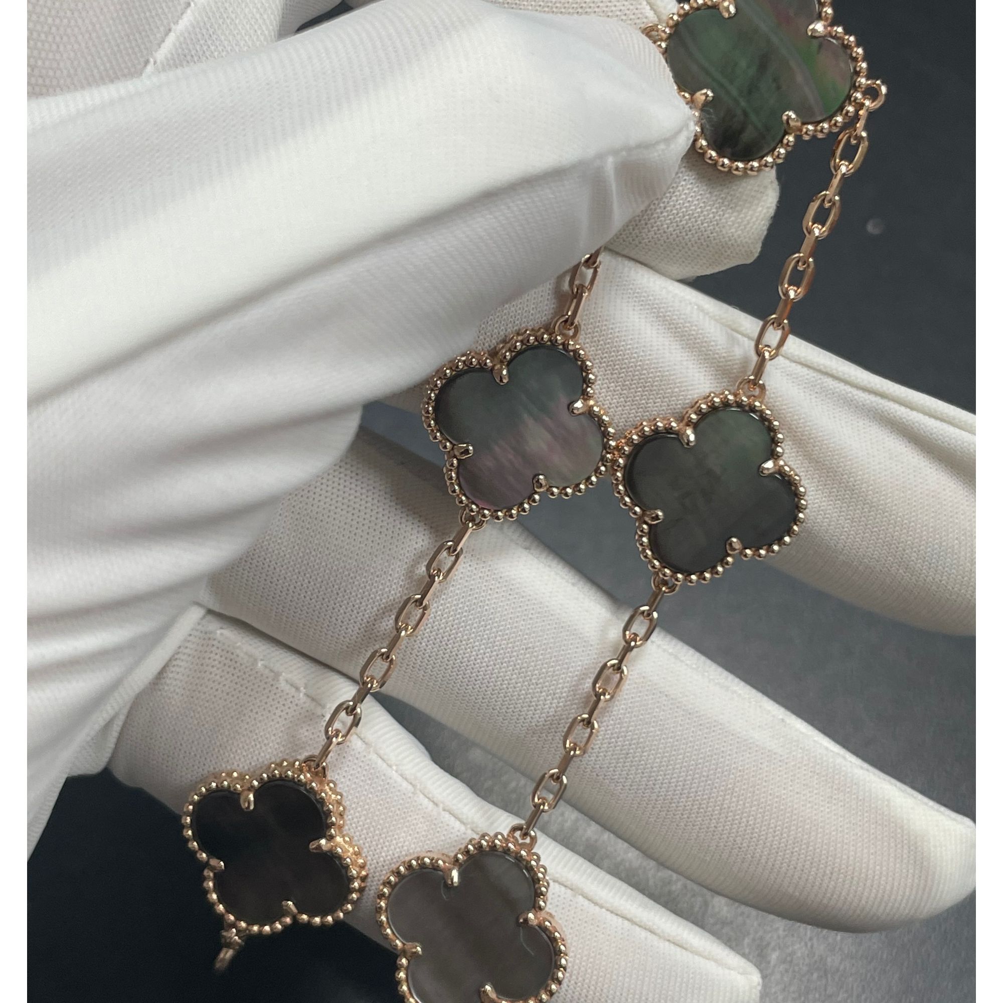 【CHERISH】18k  k玫灰贝四叶草五花手链