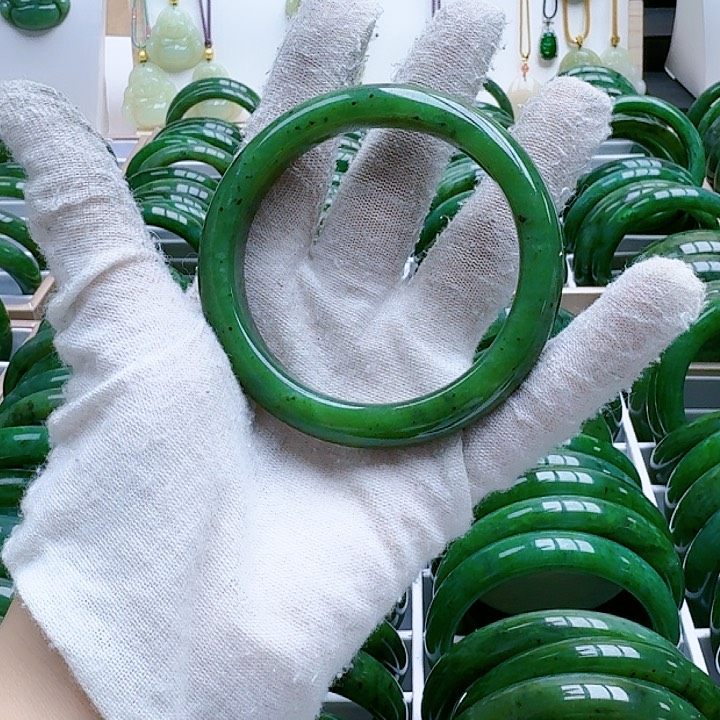 和田玉（碧玉）手镯未镶嵌手镯