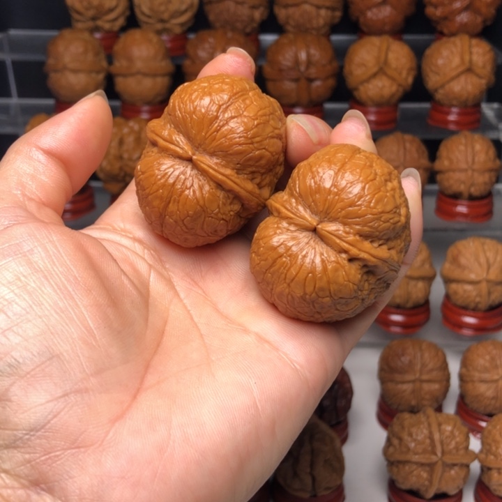 文玩核桃吊坠1峭壁元宝