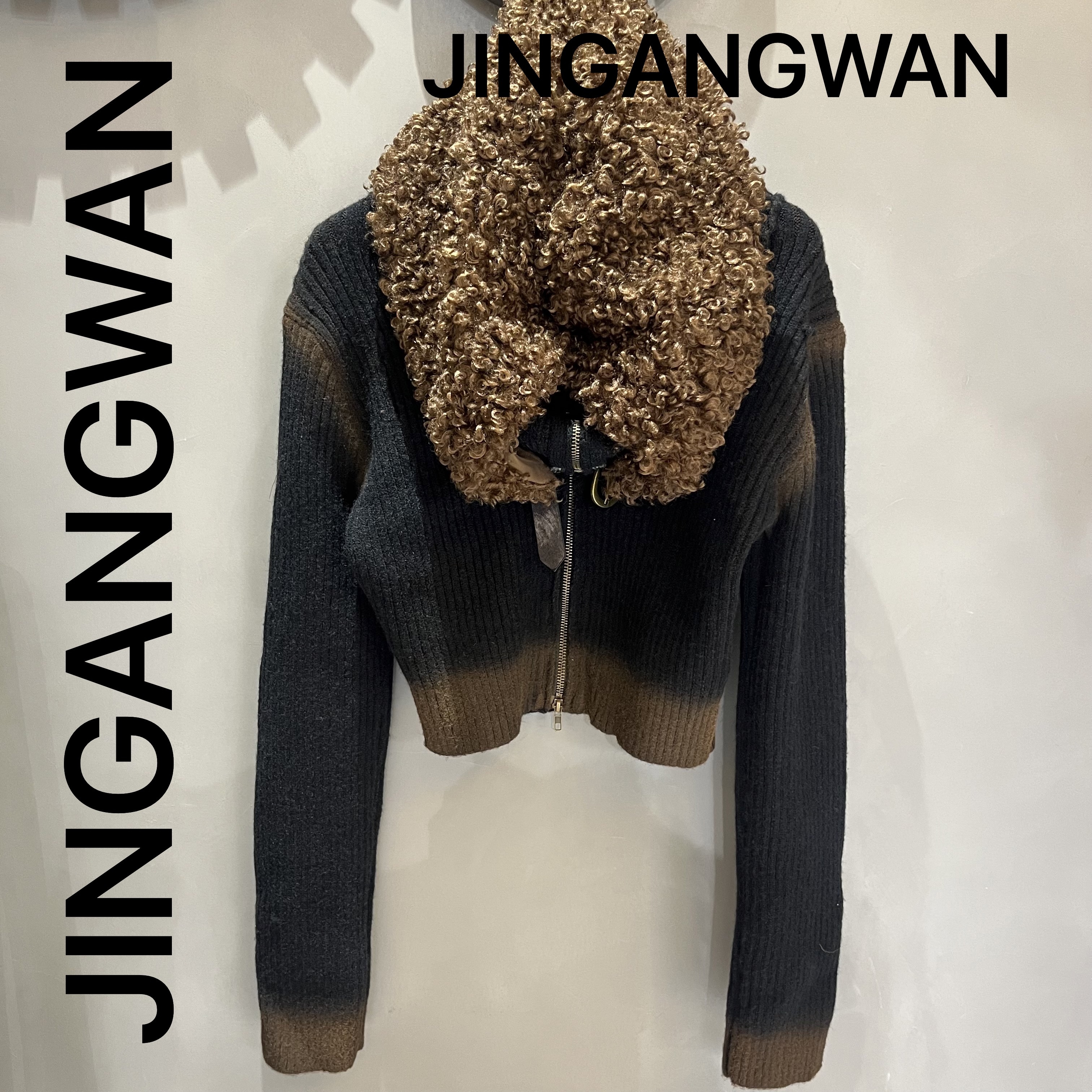 可脱卸羔毛领重工艺毛织外套