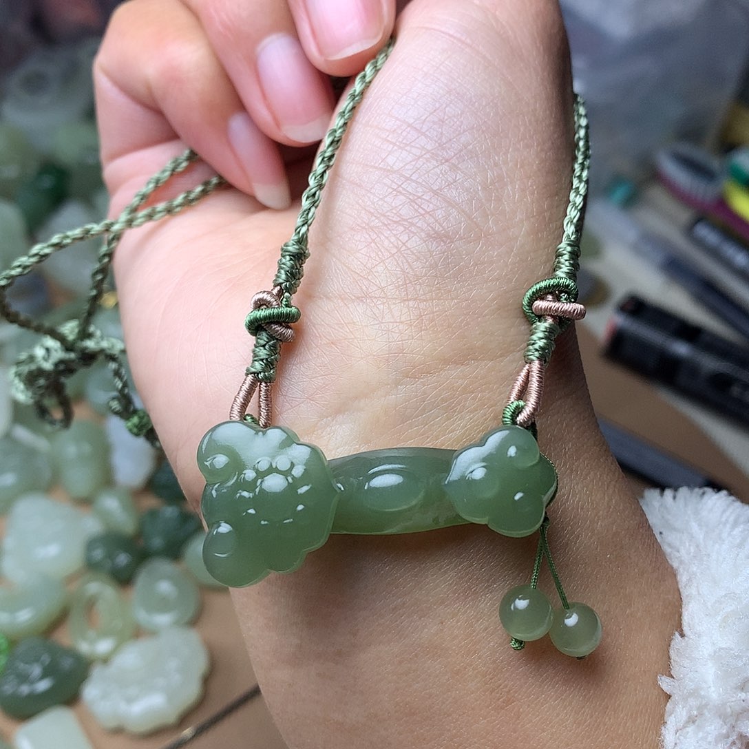 和田玉吊坠未镶嵌