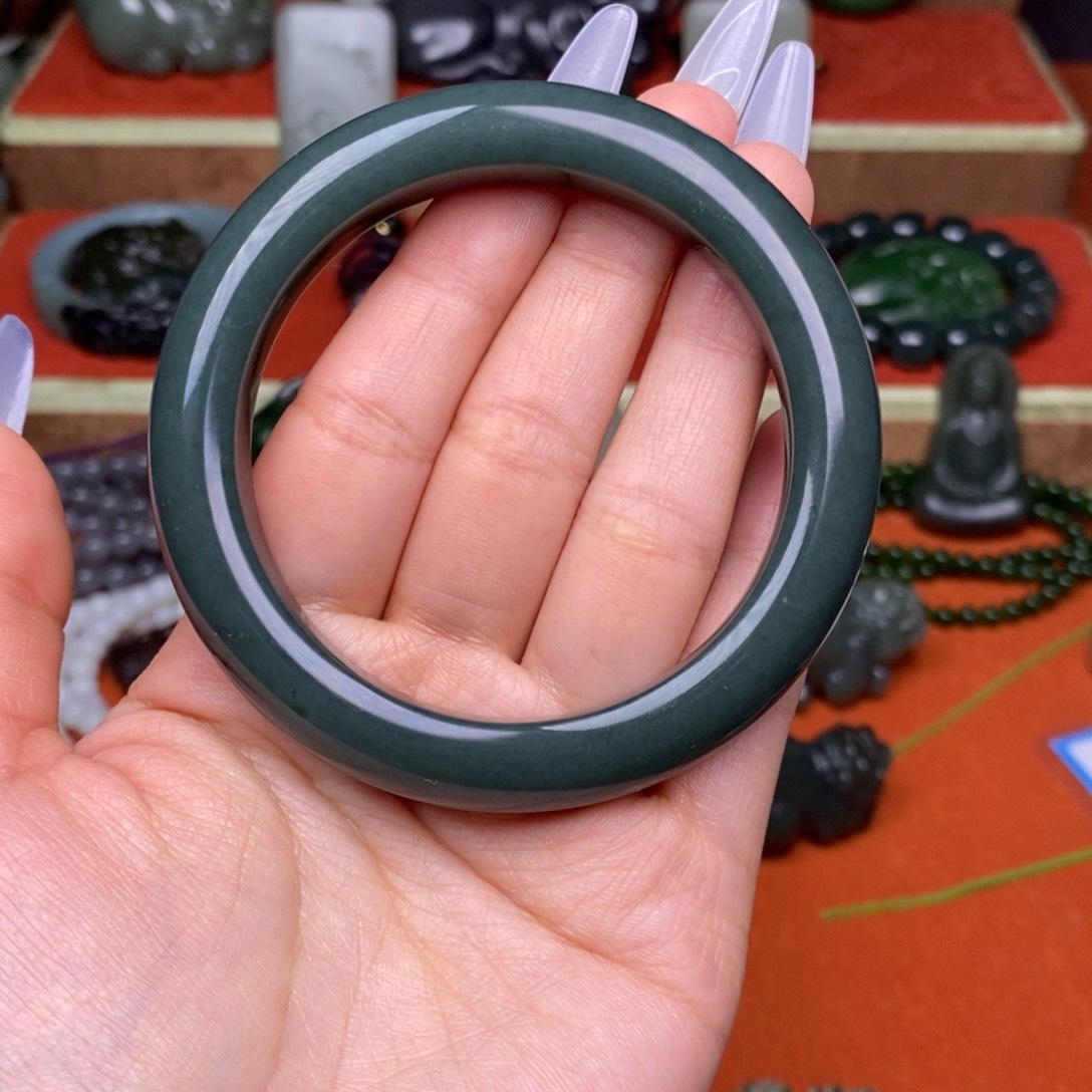 和田玉颈饰未镶嵌58圈口