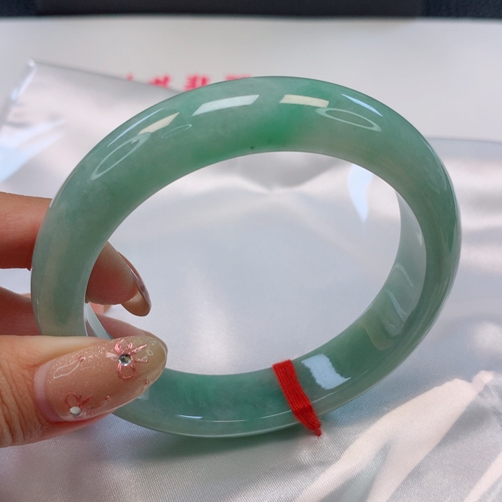 翡翠手镯未镶嵌布***喵60+圈