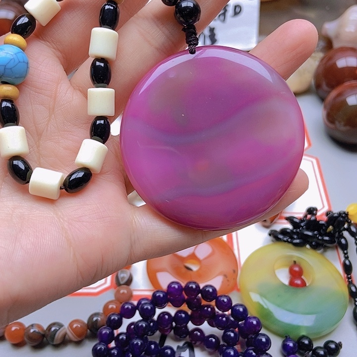 【闪购商品】未镶嵌玛瑙/玉髓珠宝半成品爱*兔