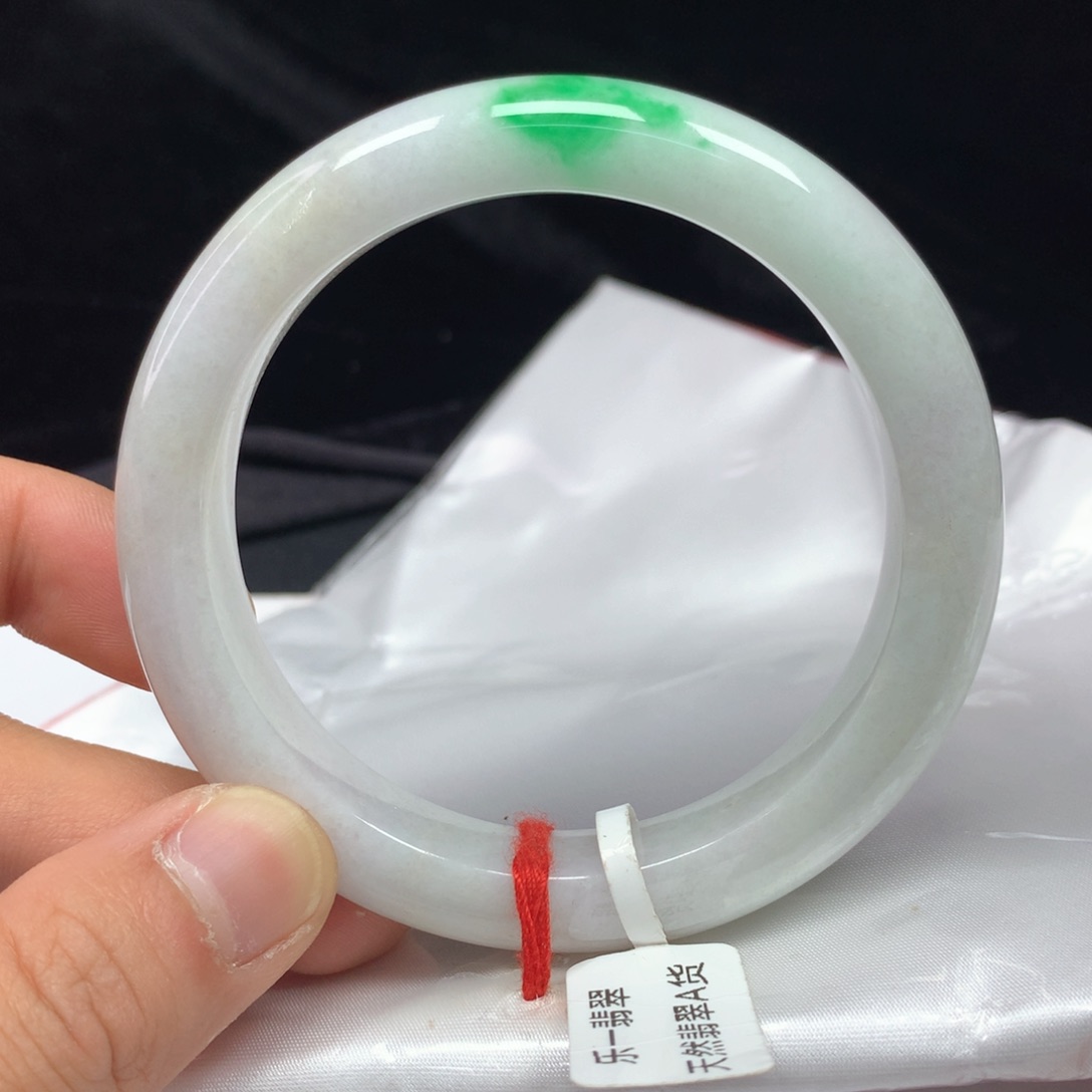 翡翠手镯（圆镯）未镶嵌57.7