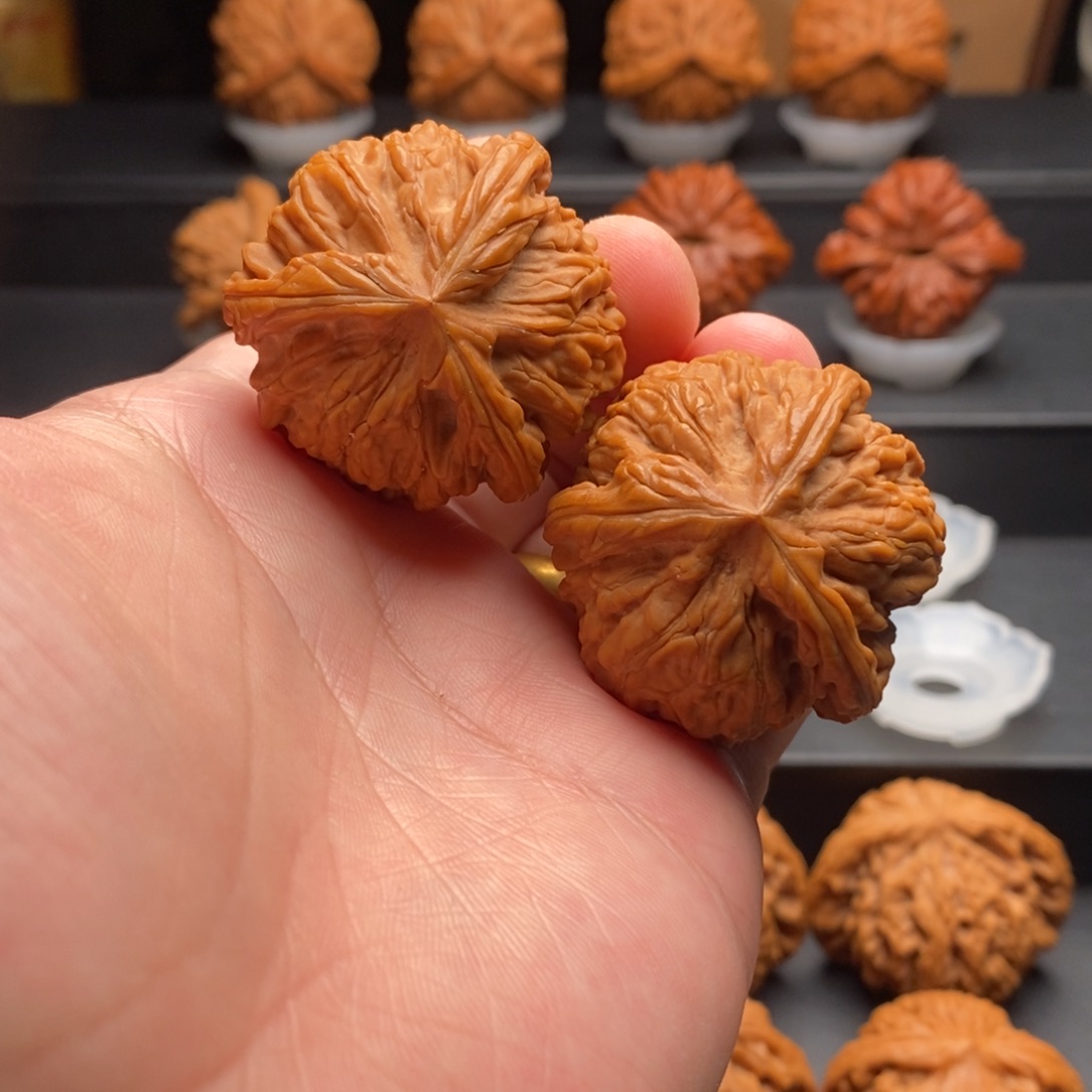 文玩核桃把件40御龙三棱 球奔