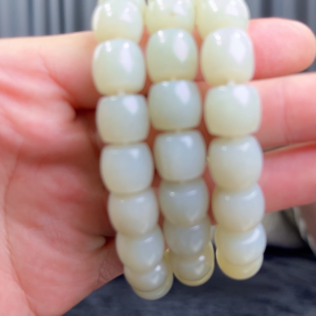 和田玉未镶嵌手串