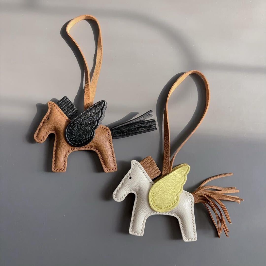 单肩斜挎-包包小马挂件A-001