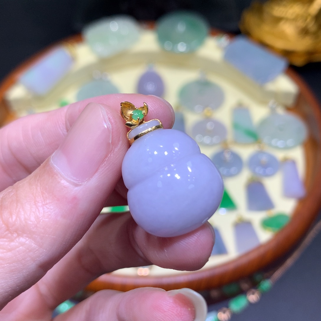翡翠吊坠(不含链)18K金镶嵌