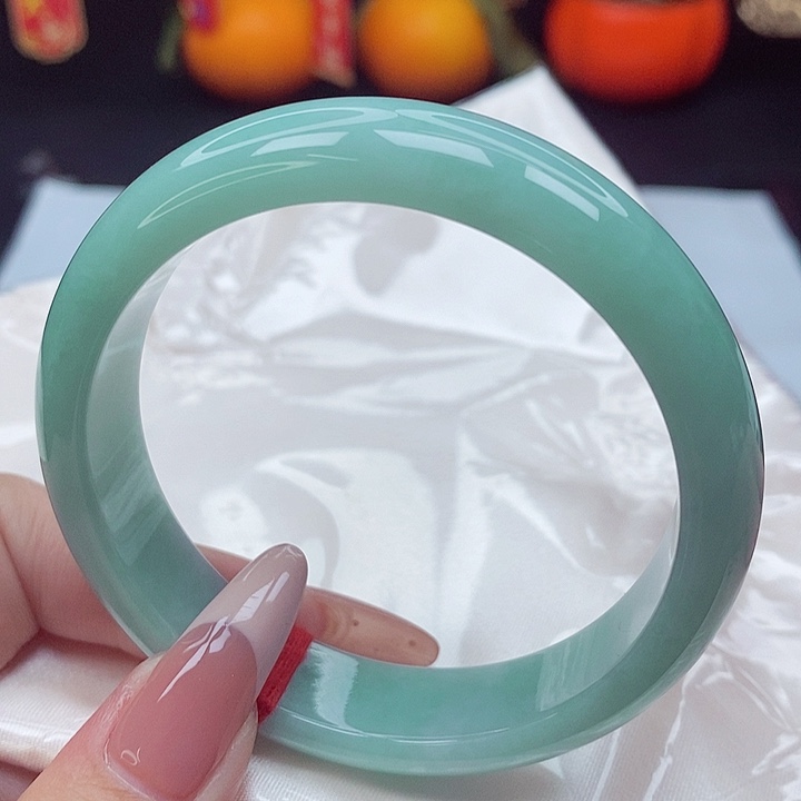翡翠手镯未镶嵌57圈