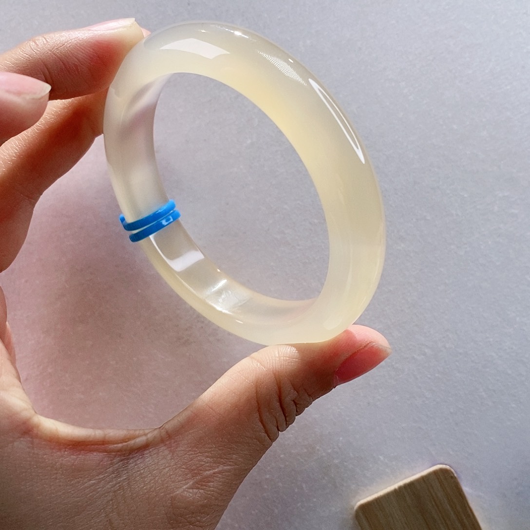 手镯玛瑙/玉髓未镶嵌55圈口