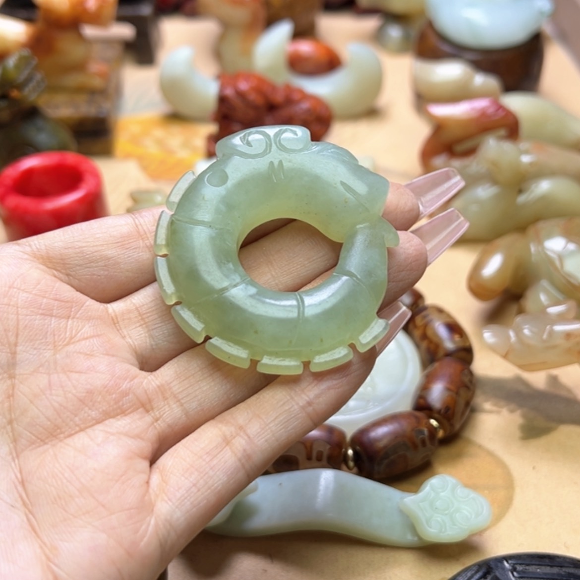 【闪购商品】蛇纹石玉颈饰未镶嵌