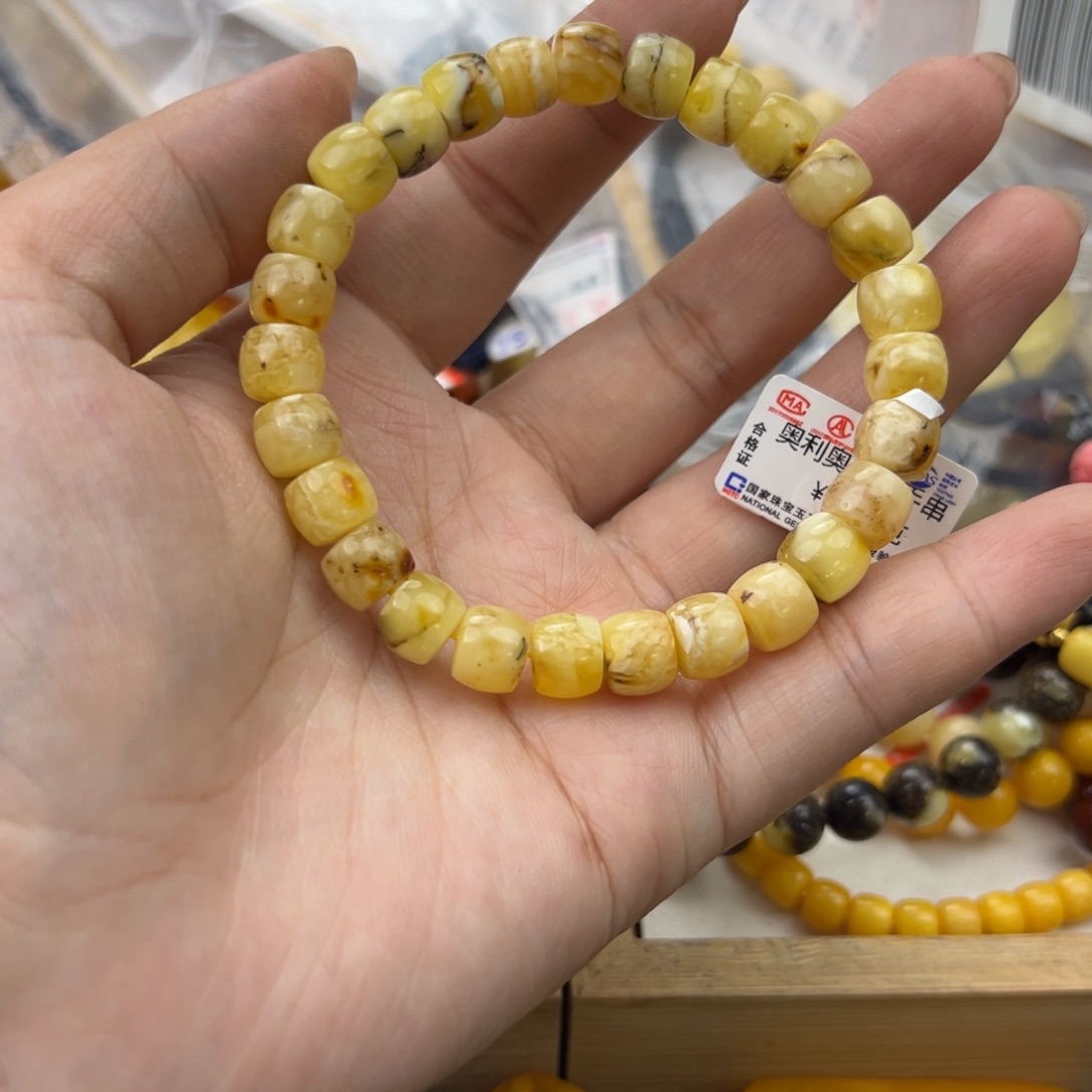 琥珀珠宝奇石未镶嵌