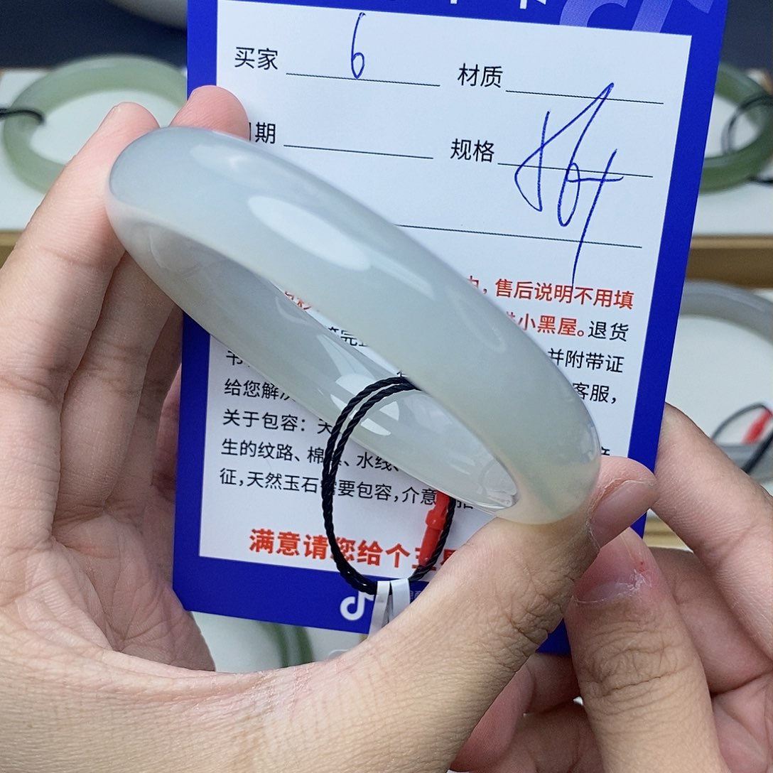 和田玉手镯未镶嵌cs