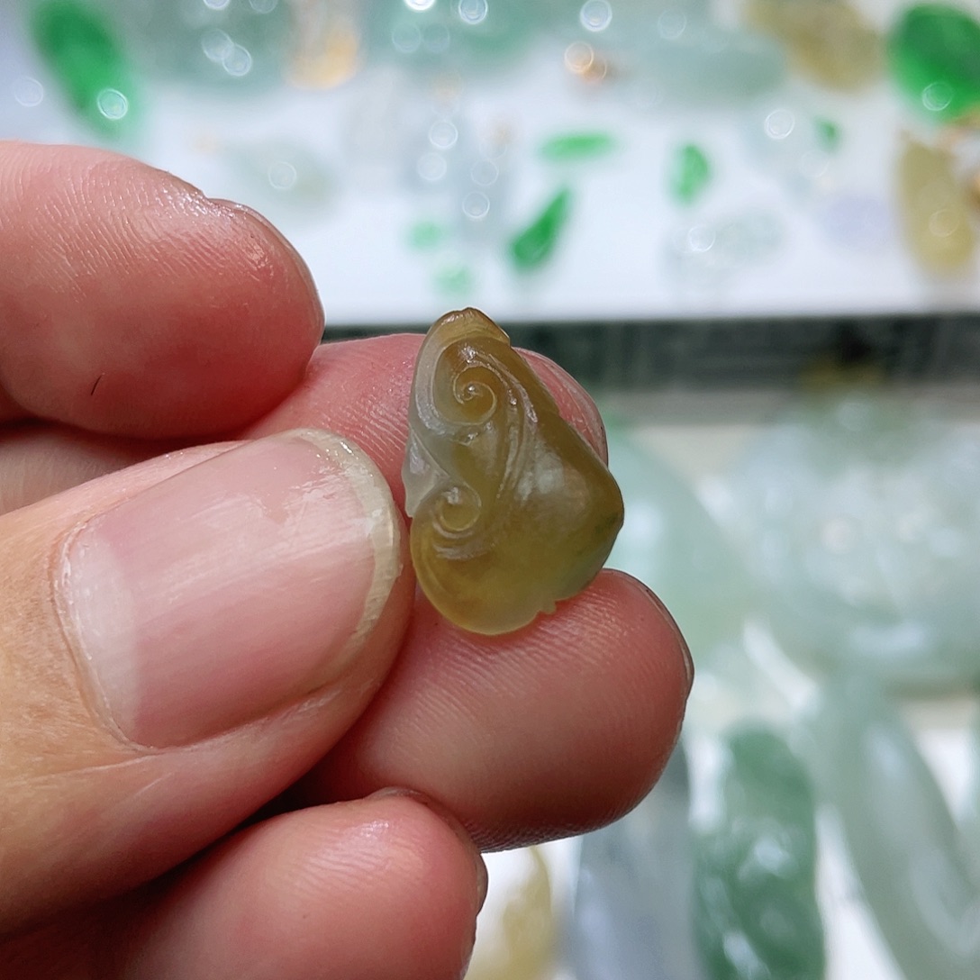 定制翡翠未镶嵌天然翡翠A货