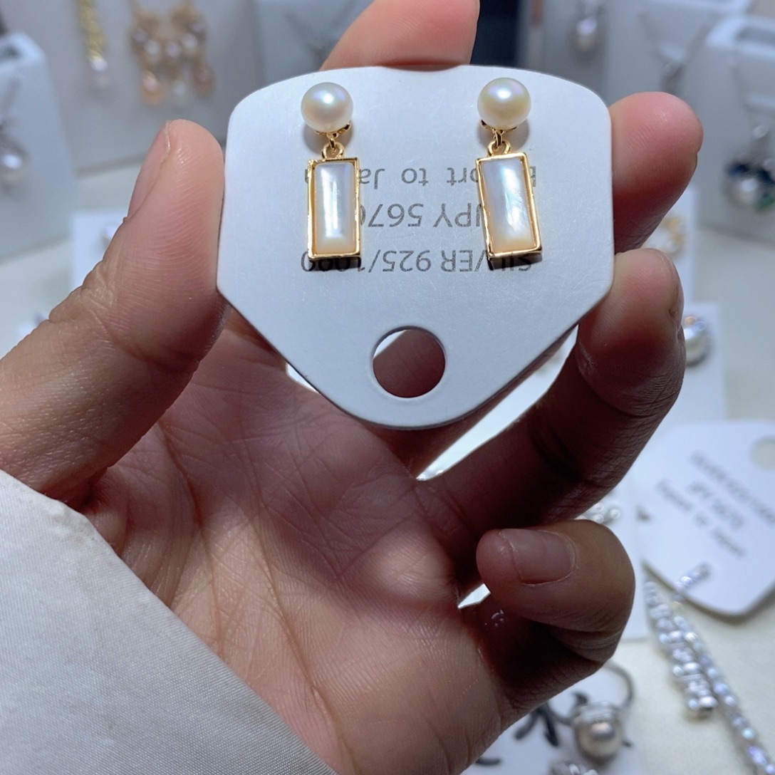 淡水珍珠耳饰未镶嵌