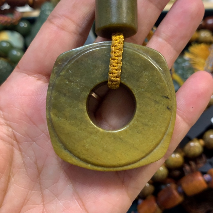 岫岩河磨玉（透闪石质玉）把件未镶嵌祥*