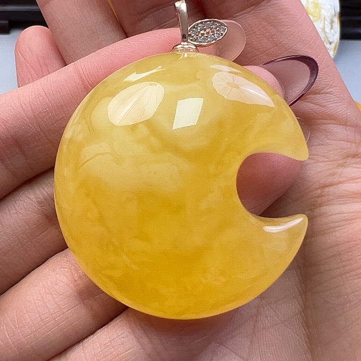 蜜蜡未镶嵌珠宝奇石