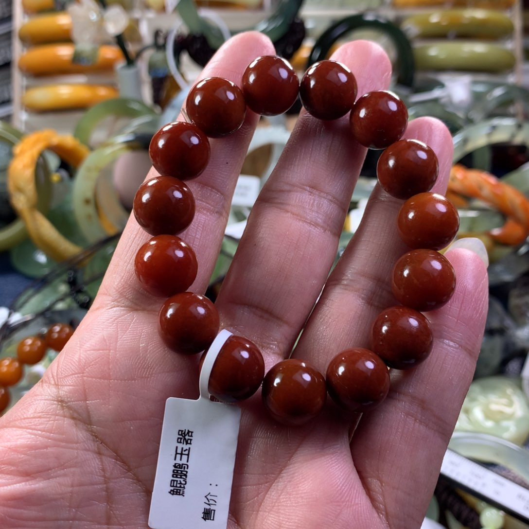 蛇纹石玉手串未镶嵌云***师