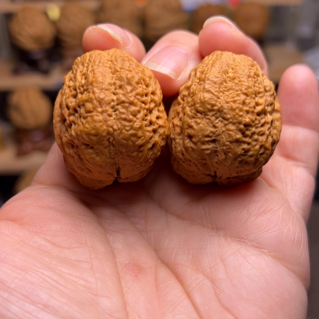 文玩核桃把件33w鱼子纹开背蟾35尺