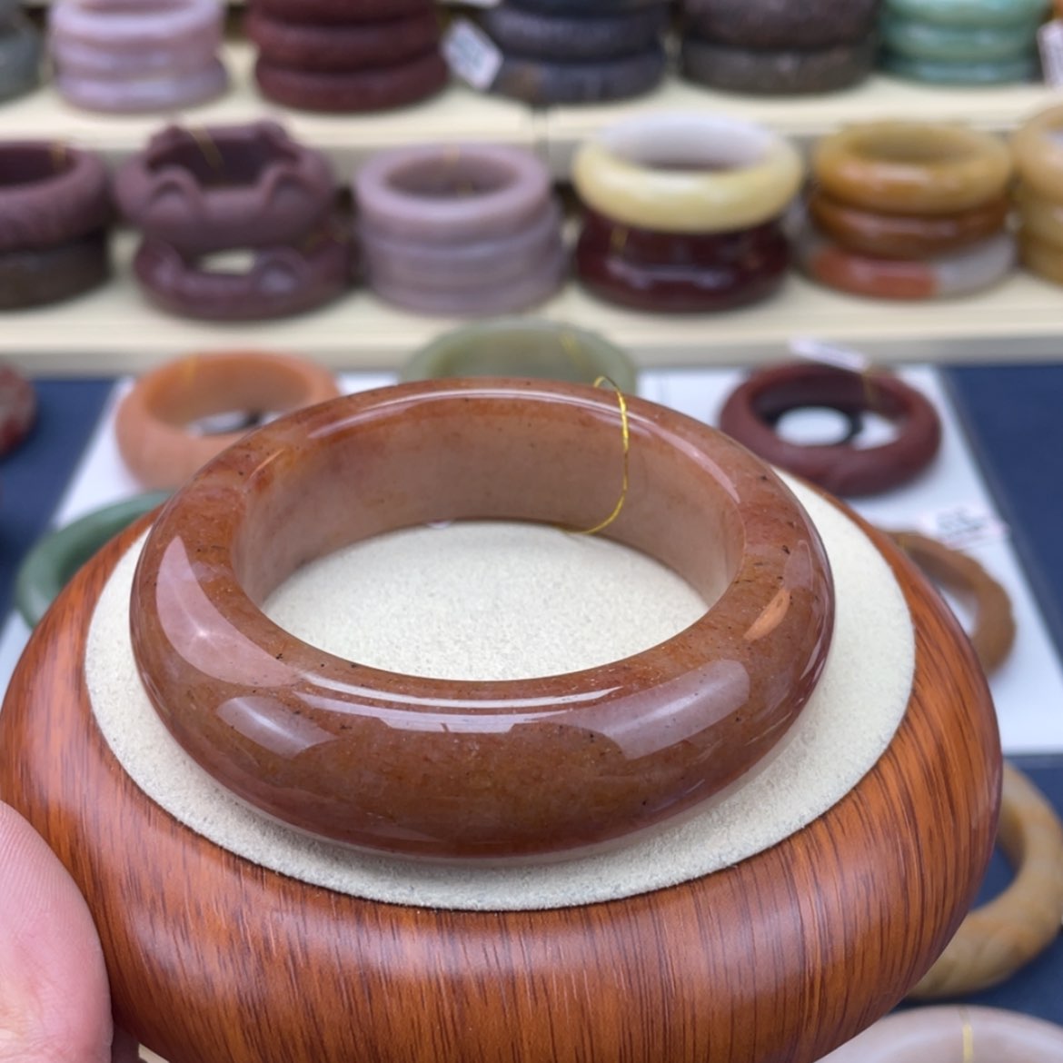 【闪购商品】石英质玉手镯未镶嵌