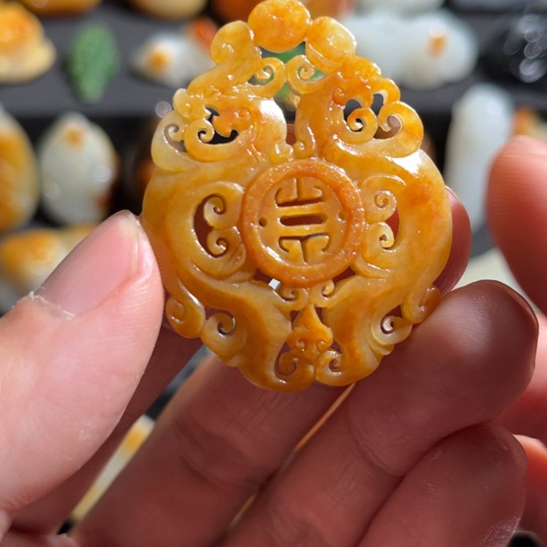 和田玉颈饰未镶嵌龙凤佩