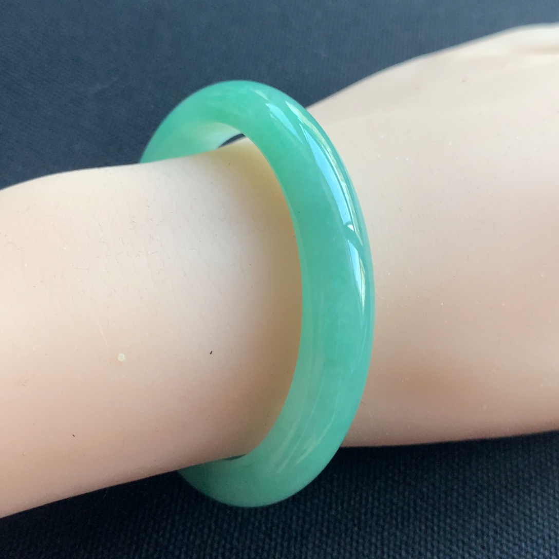 翡翠未镶嵌手镯12号