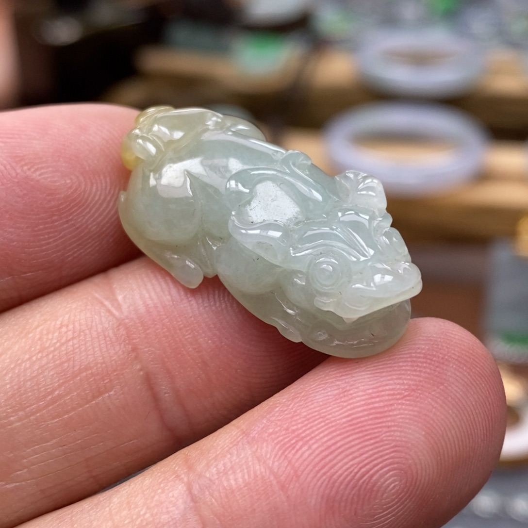 翡翠颈饰未镶嵌挂件