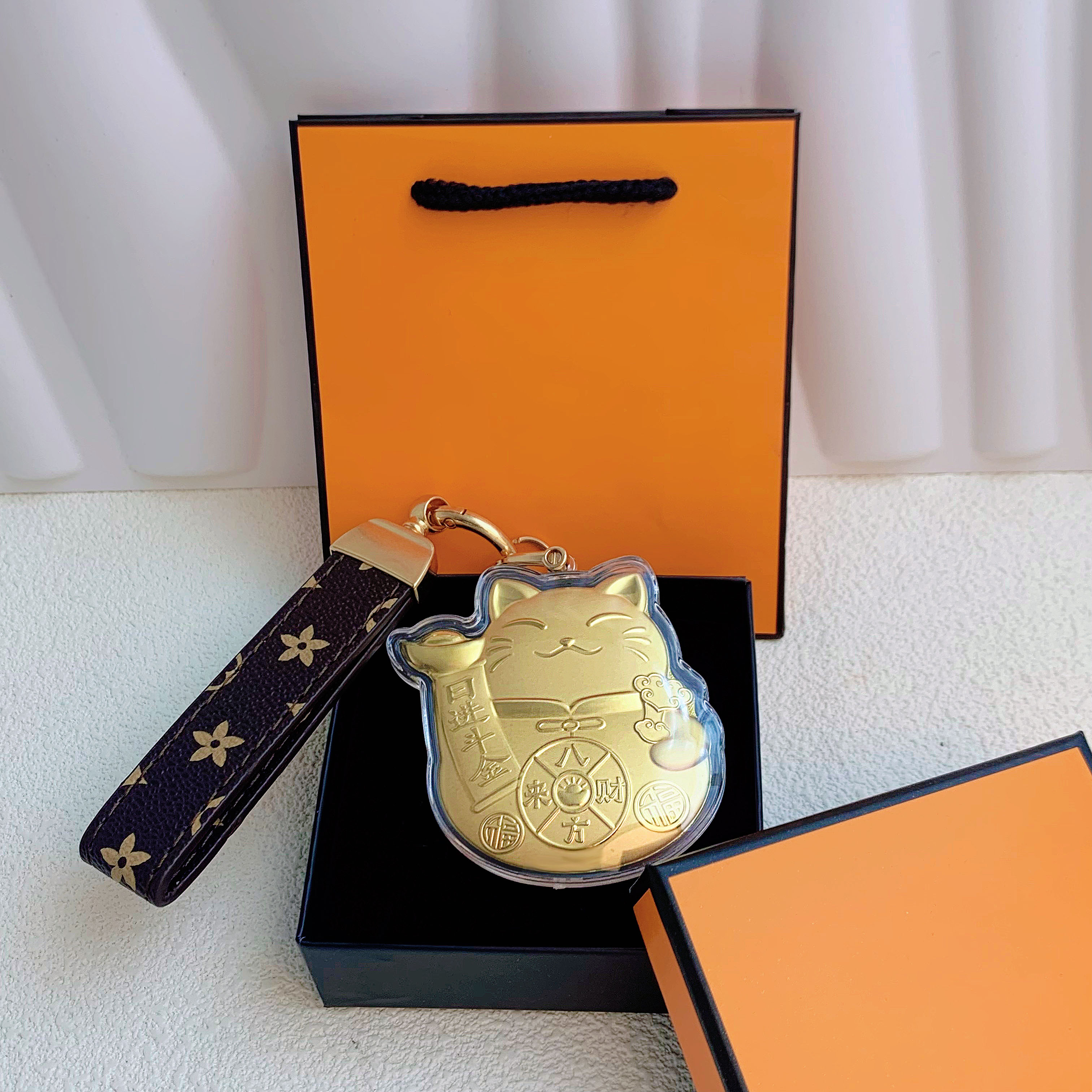 【水贝金店】新款【日进斗金招手猫】电动车钥匙扣挂件 手机包包卡通