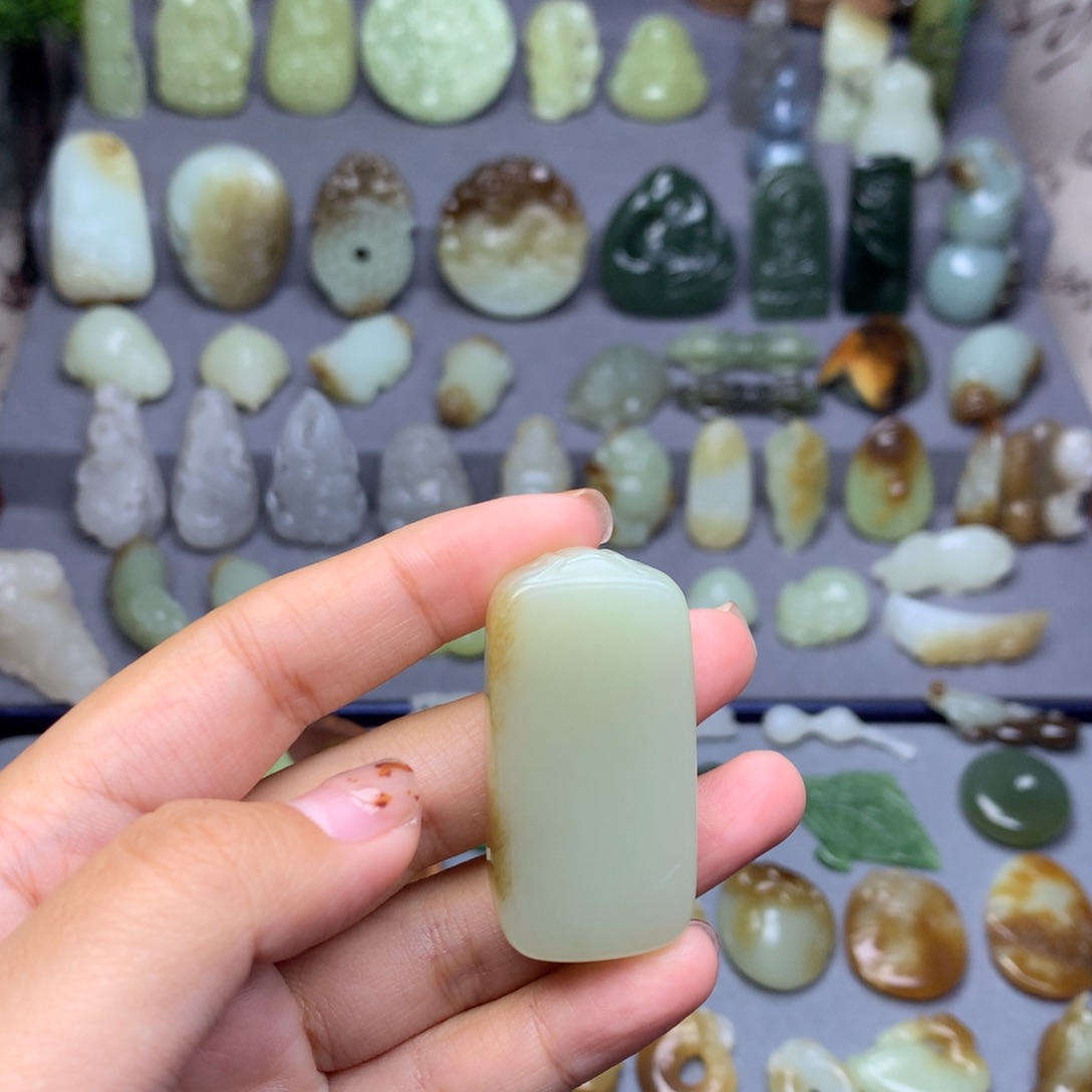 和田玉未镶嵌挂件