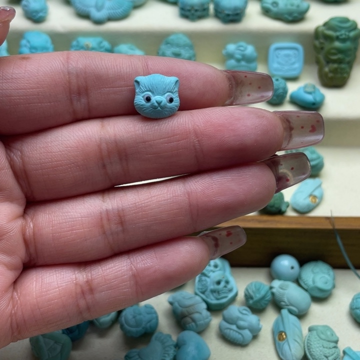 绿松石颈饰未镶嵌