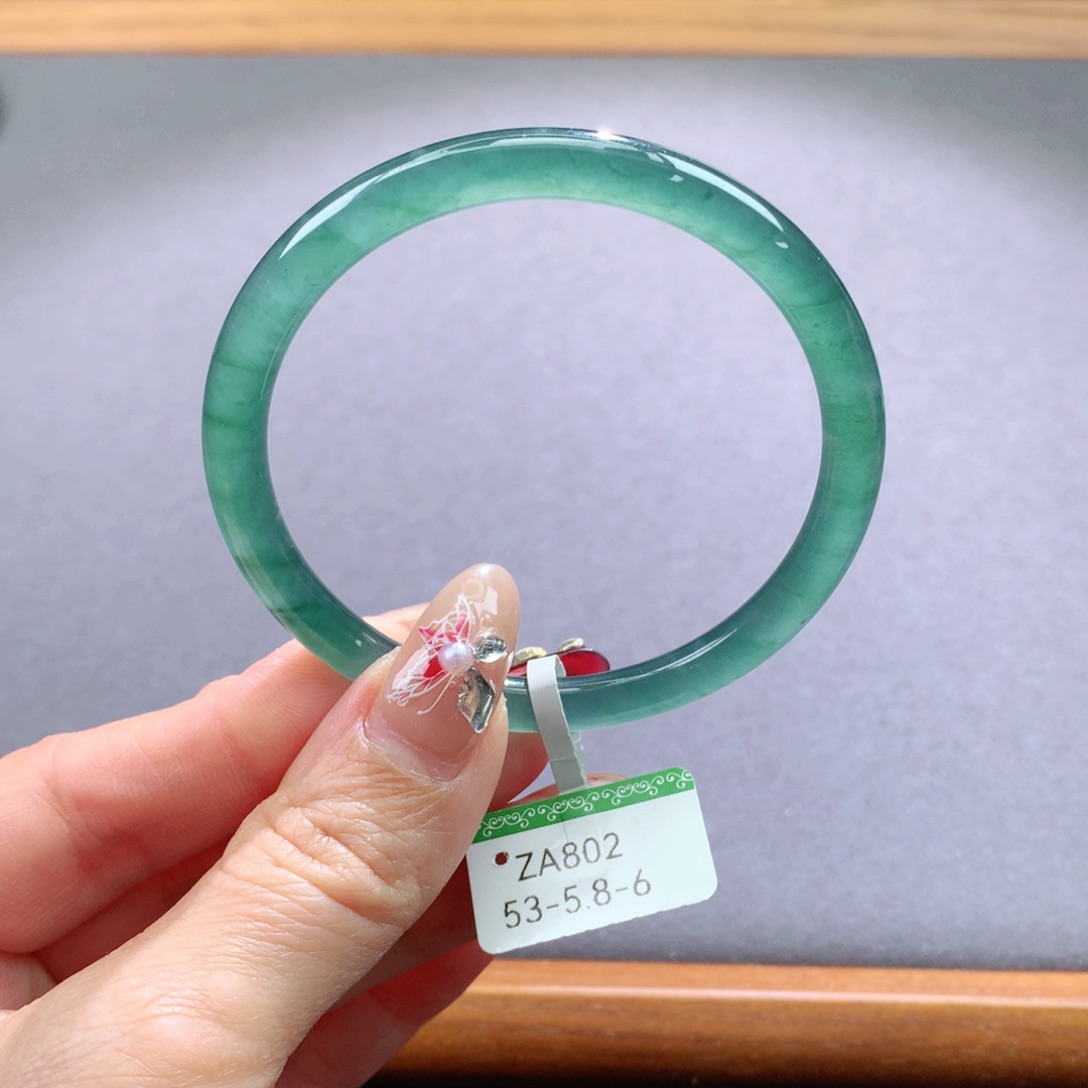 翡翠手镯未镶嵌天然翡翠手镯