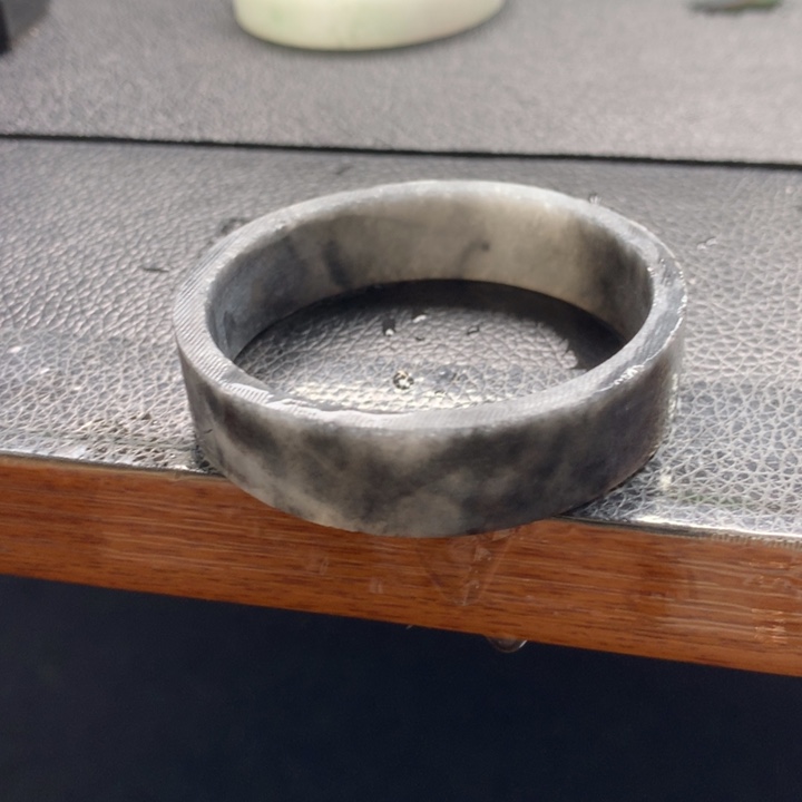 定制翡翠未镶嵌手镯