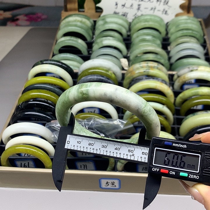 未镶嵌蛇纹石玉手镯198