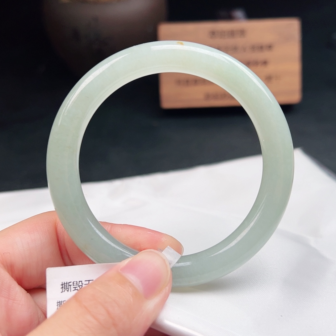 翡翠未镶嵌手镯圆条