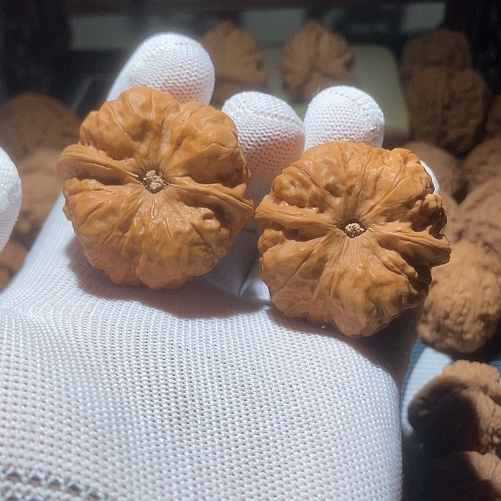 文玩核桃吊坠蛤蟆头