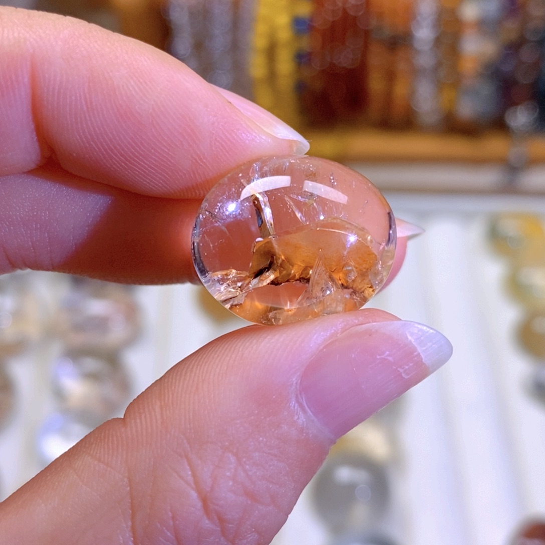 颈饰未镶嵌水晶，