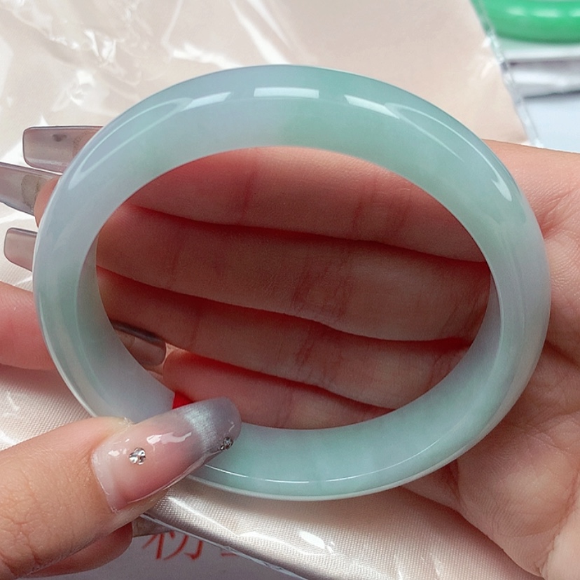 【闪购商品】翡翠手镯未镶嵌60圈