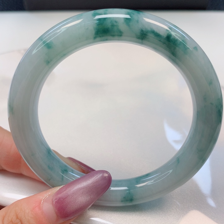 翡翠手镯（圆镯）未镶嵌