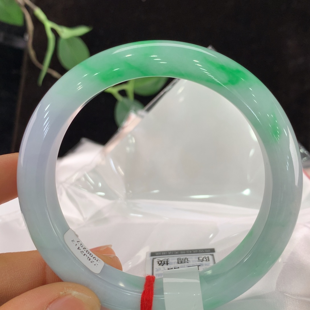 翡翠手镯未镶嵌111/0257