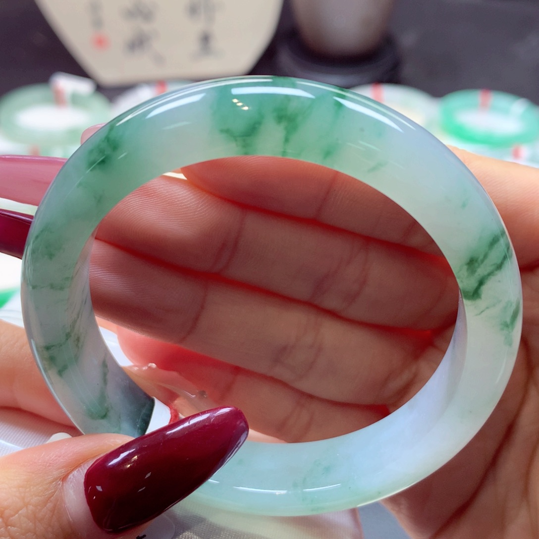 翡翠手镯未镶嵌楚**韵正圈66